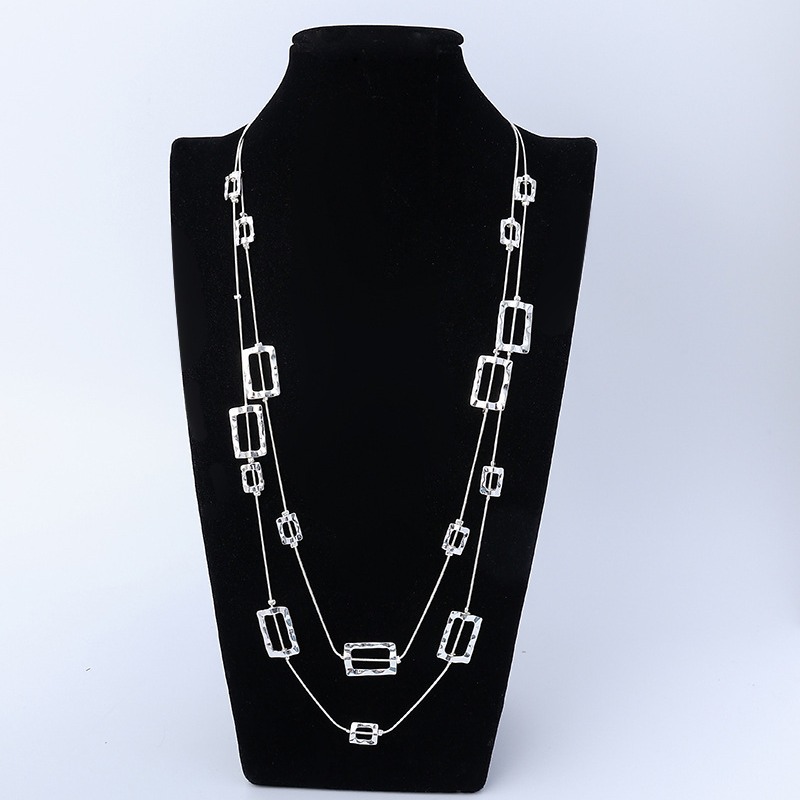 Layered Pendant Necklace Aesthetic - Colar longo com várias camadas, com