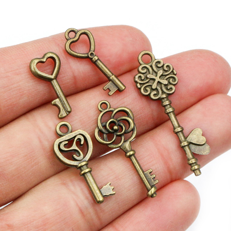 40pcs Encantos Chave Pingentes - Heart Locket Necklace Photo avaliação e preço