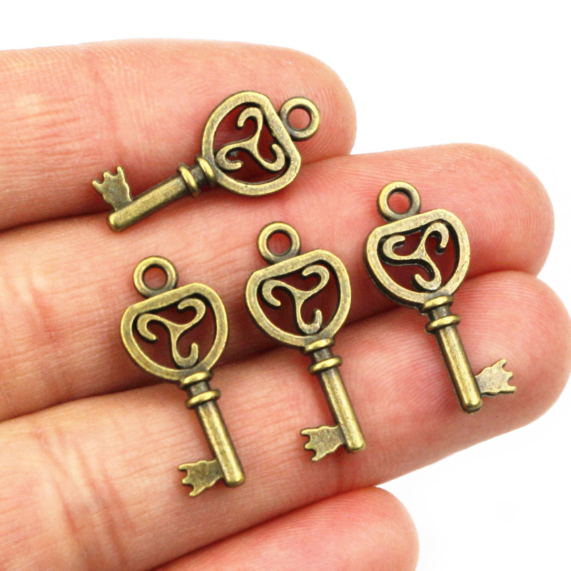 40pcs Encantos Chave Pingentes - Heart Locket Necklace Photo avaliação e preço